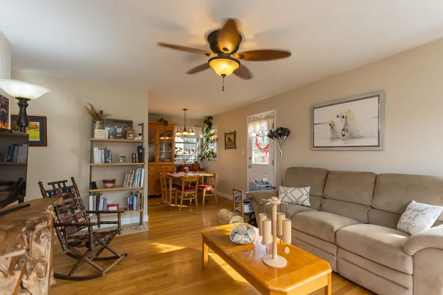 909 Crestwood Dr, Staunton, VA 24401 - Image #3