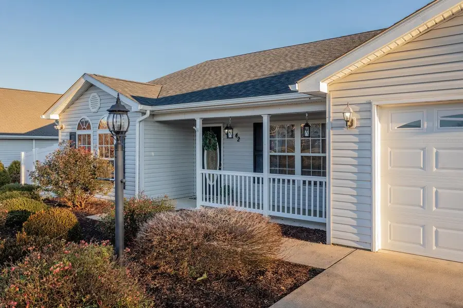 42 Clayton Ct, Weyers Cave, VA 24486 - Image #2