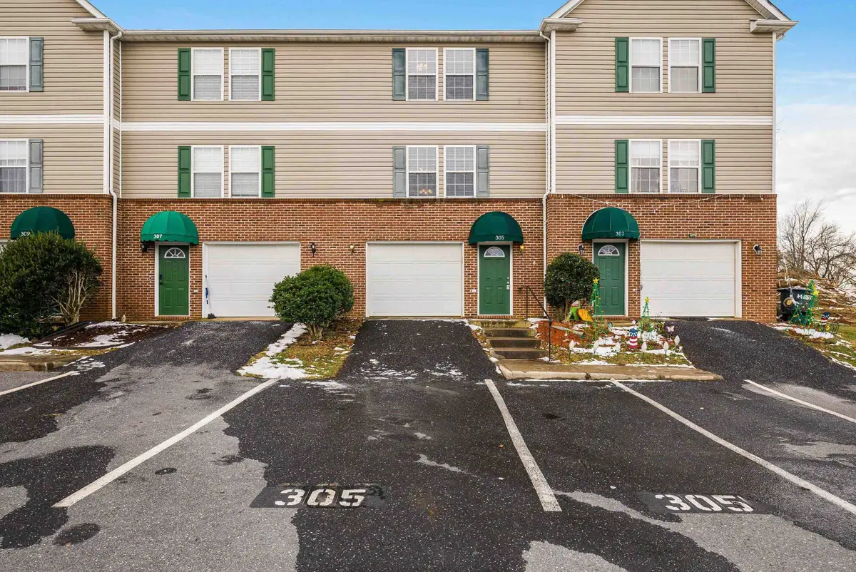 305 Emerson Ln, Harrisonburg, VA 22801 - Image #1