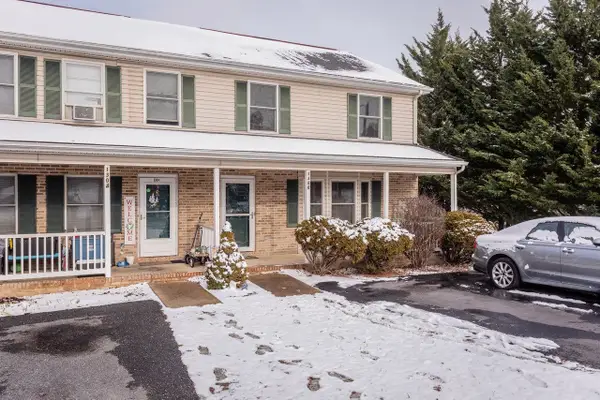 1306 Goldfinch Dr, Harrisonburg, VA 22802