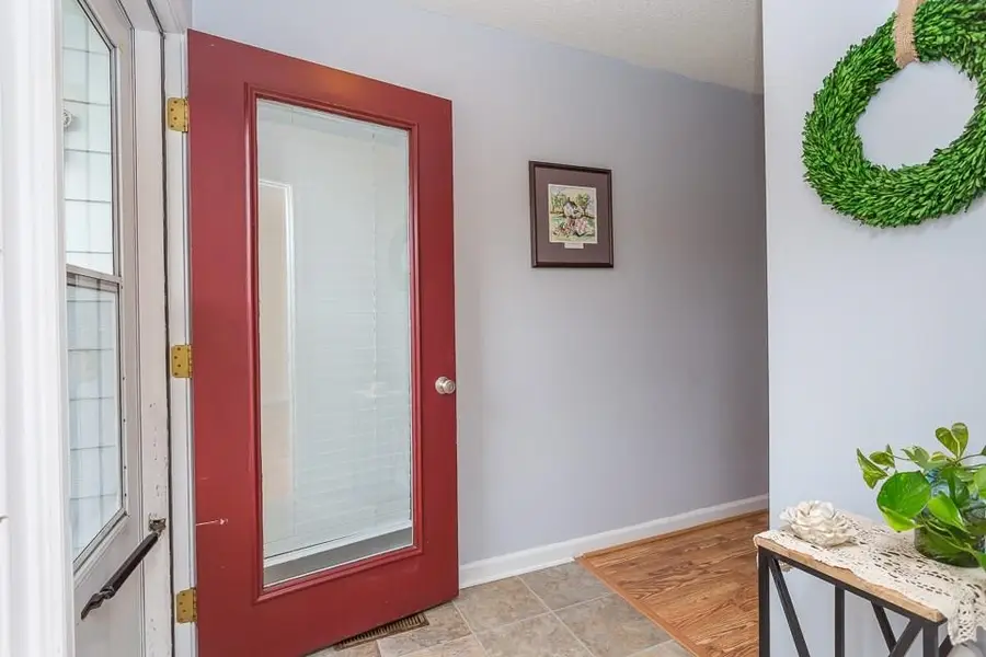 2039 Hampton Dr, Waynesboro, VA 22980 - Image #2