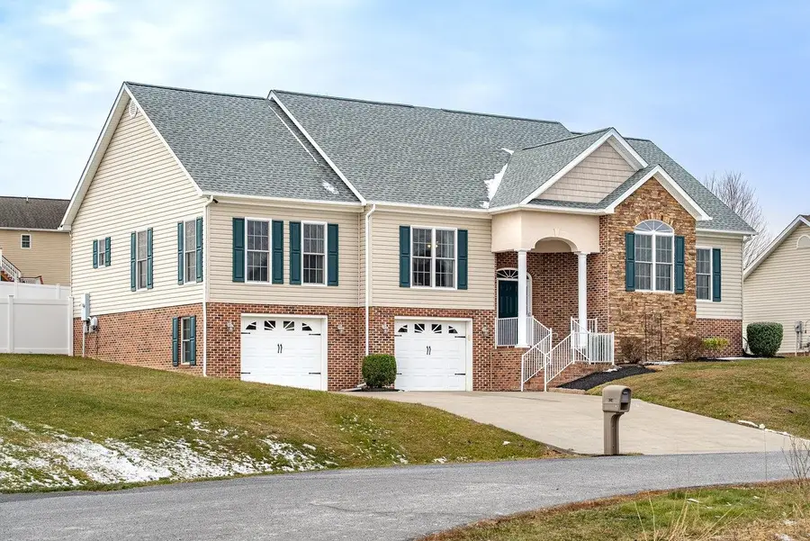 6250 Dotts Ln, Penn Laird, VA 22846 - Image #2