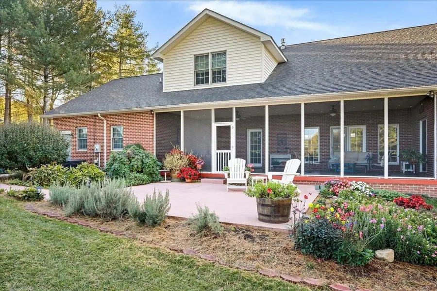 40 Birdsong Ln, Edinburg, VA 22824 - #2