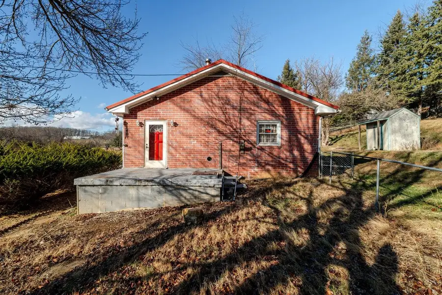 120 Shutterlee Mill Ln, Staunton, VA 24401 - Image #2