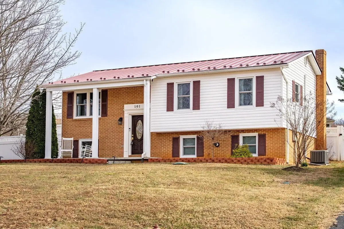 101 Maple Leaf Ln, Elkton, VA 22827 - Image #1
