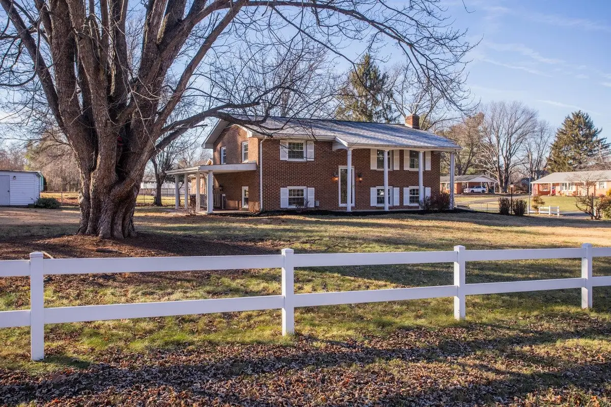 12 Essex Rd, Grottoes, VA 24441 - Image #1