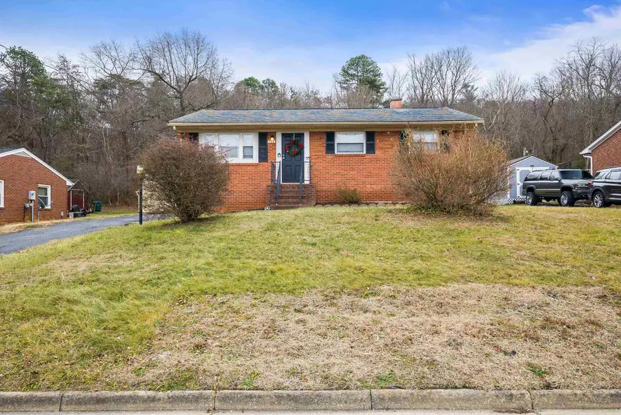 1124 Winchester Ave S, Waynesboro, VA 22980 - Image #2