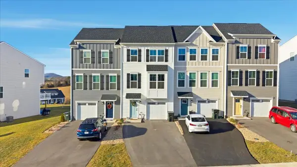 14 Iron Horse Ln, Fishersville, VA 22939