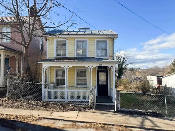422 Market St N, Staunton, VA 24401