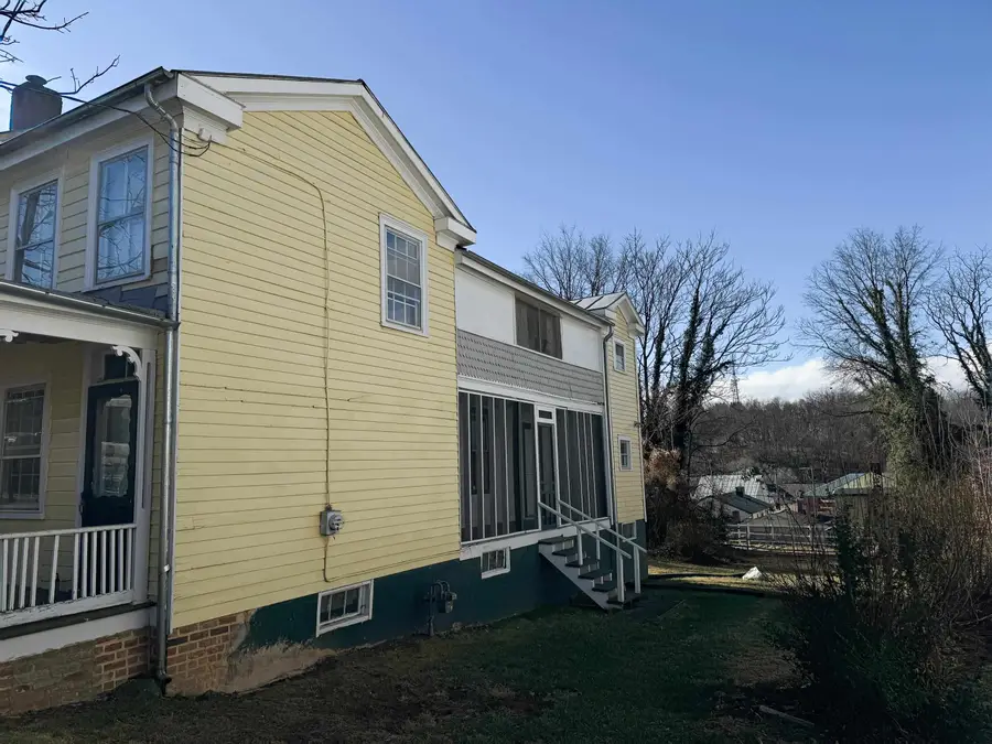 422 Market St N, Staunton, VA 24401 - Image #2