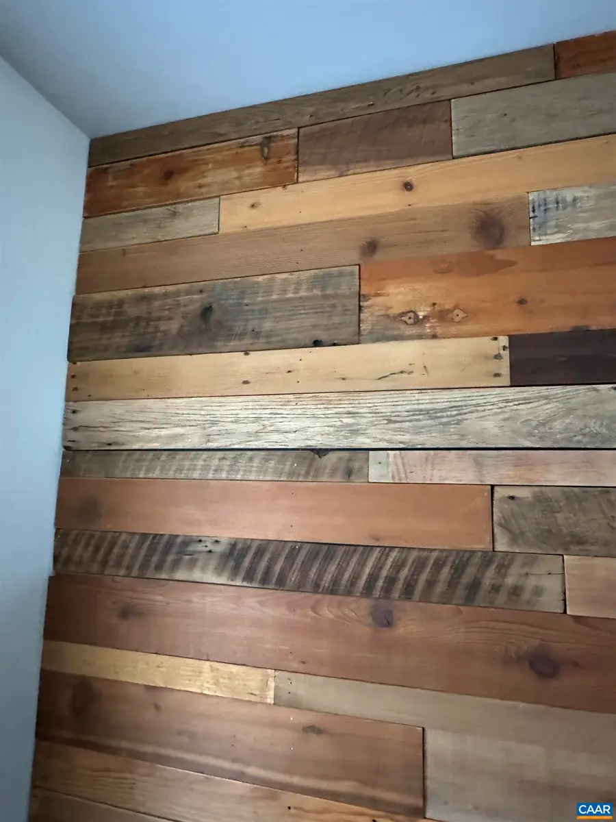 5659 Myrtle St, Crozet, VA 22932 - #3