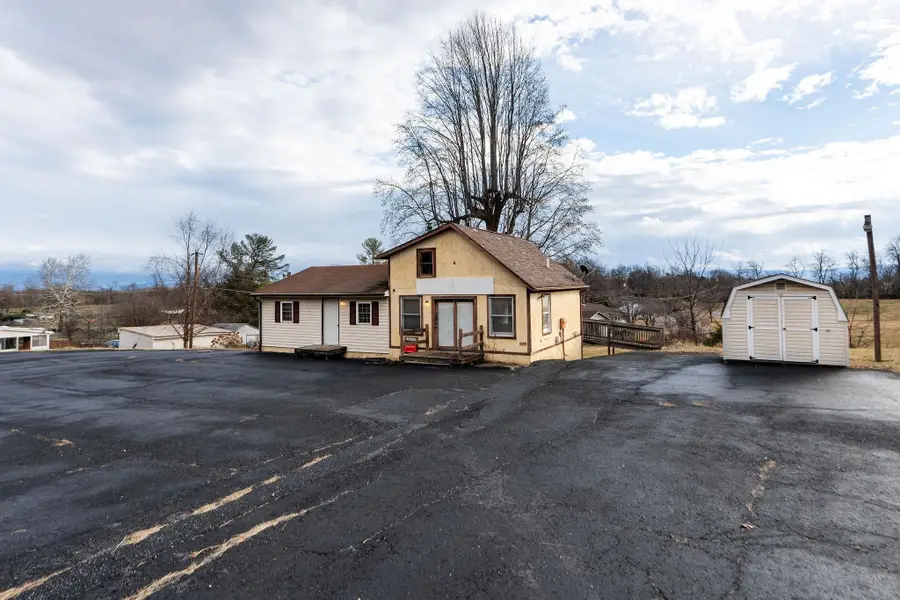 2594 Lee Jackson Hwy, Staunton, VA 24401 - Image #3
