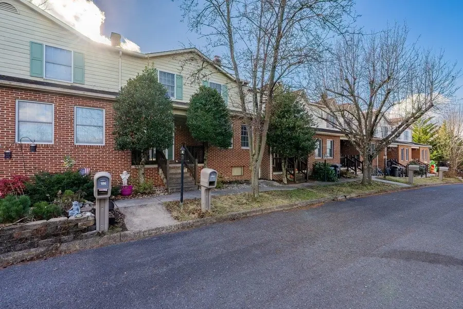 188 Emerald Dr, Harrisonburg, VA 22801 - Image #2