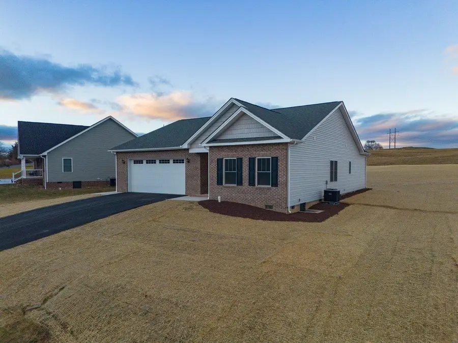 919 Clicks Ln, New Market, VA 22844 - Image #2