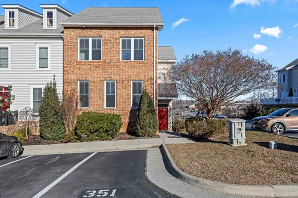 351 Blue Stone Hills Dr, Harrisonburg, VA 22801
