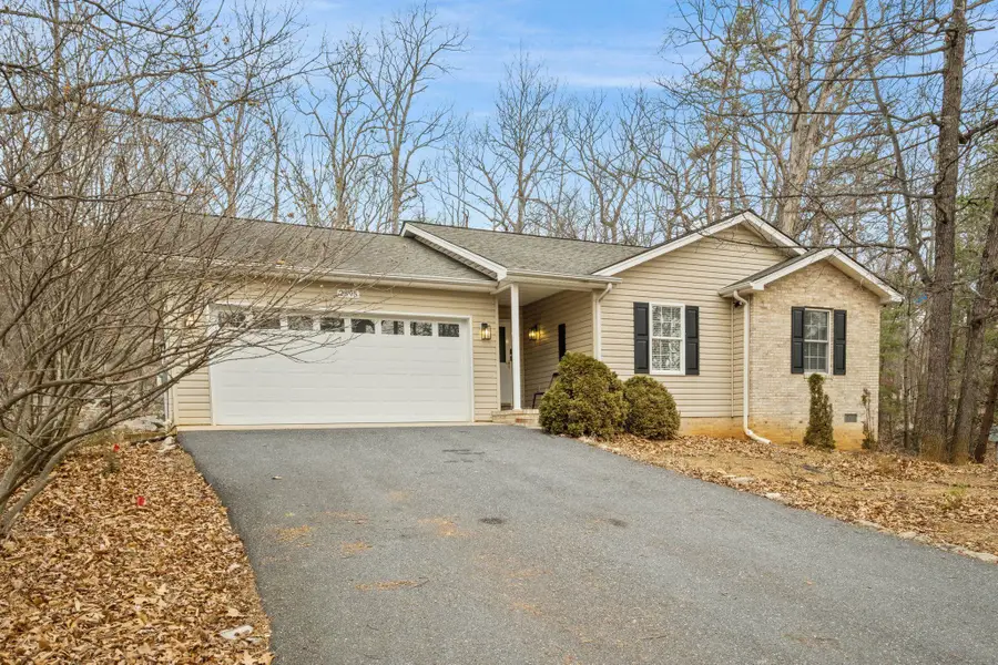 2395 Hopkins Dr, McGaheysville, VA 22840 - #2