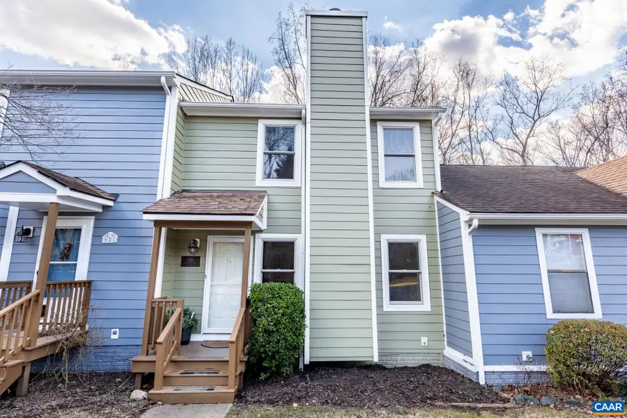 919 Stonehenge Rd, Charlottesville, VA 22901 - Image #2