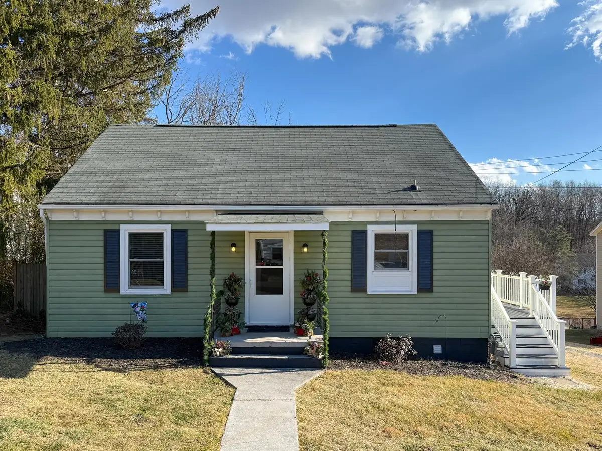 703 Monroe St, Staunton, VA 24401 - Image #1