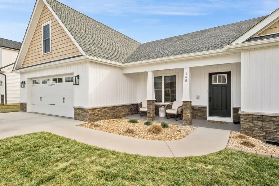 142 Lindburgh Dr, Waynesboro, VA 22980 - Image #2