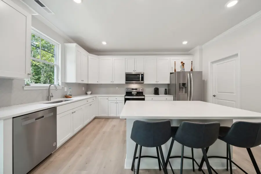 17 Avonwoods Dr, Staunton, VA 24401 - Image #3