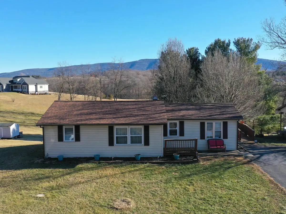 13 Indian Ridge Rd, Greenville, VA 24440 - Image #1