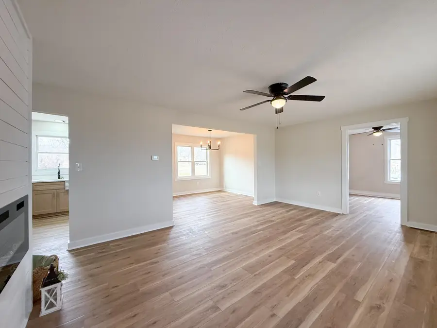 501 Howardsville Tpke, Stuarts Draft, VA 24477 - Image #2