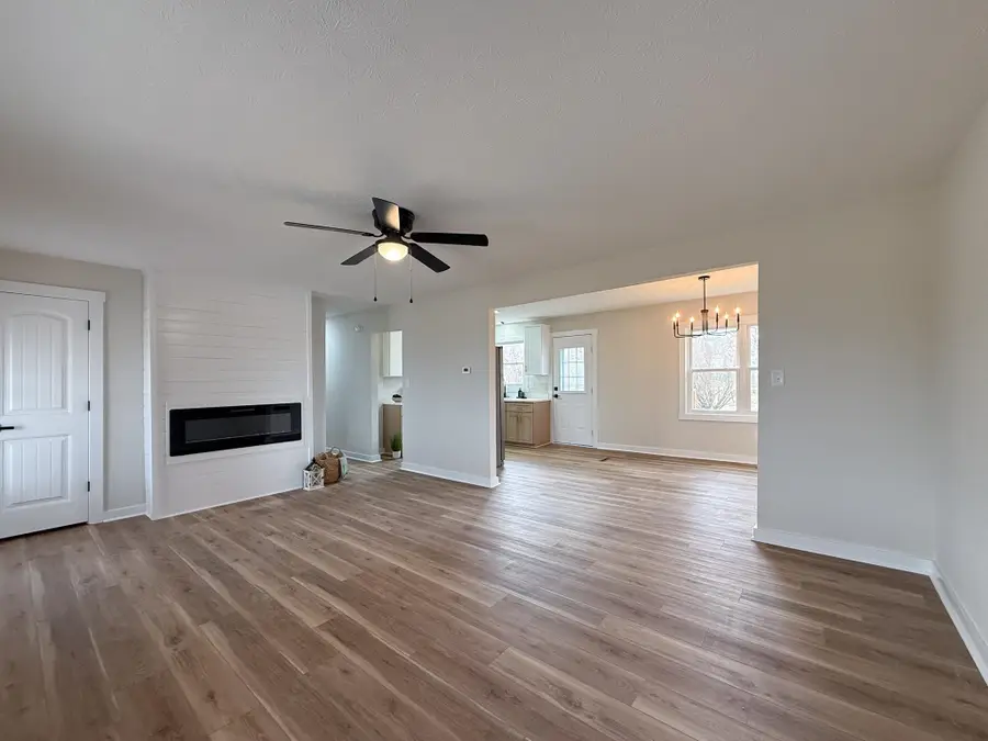 501 Howardsville Tpke, Stuarts Draft, VA 24477 - Image #3