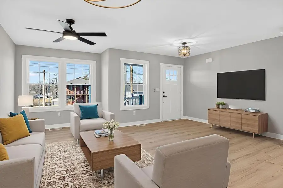 644 Bayard Ave N, Waynesboro, VA 22980 - Image #2