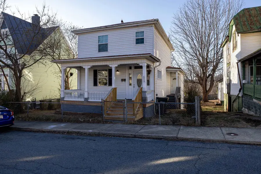 606 Winthrop St, Staunton, VA 24401 - Image #2