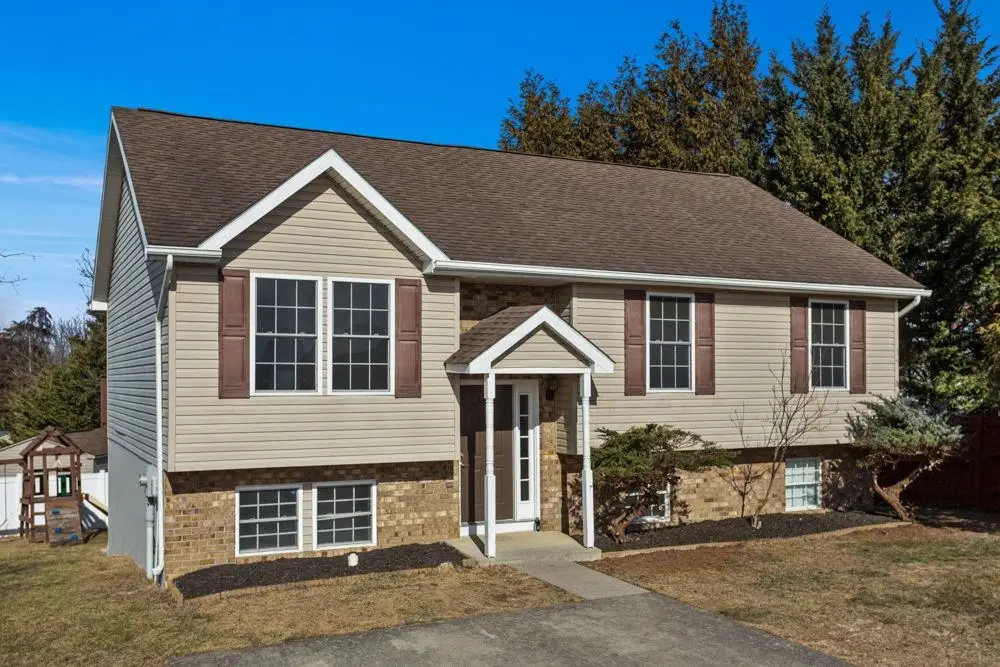 1734 Amherst Ct, Harrisonburg, VA 22801 - Image #1
