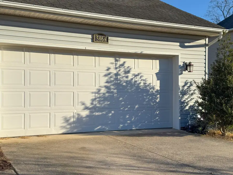 5868 Foxcroft Dr, Ashby, VA 22801 - #3