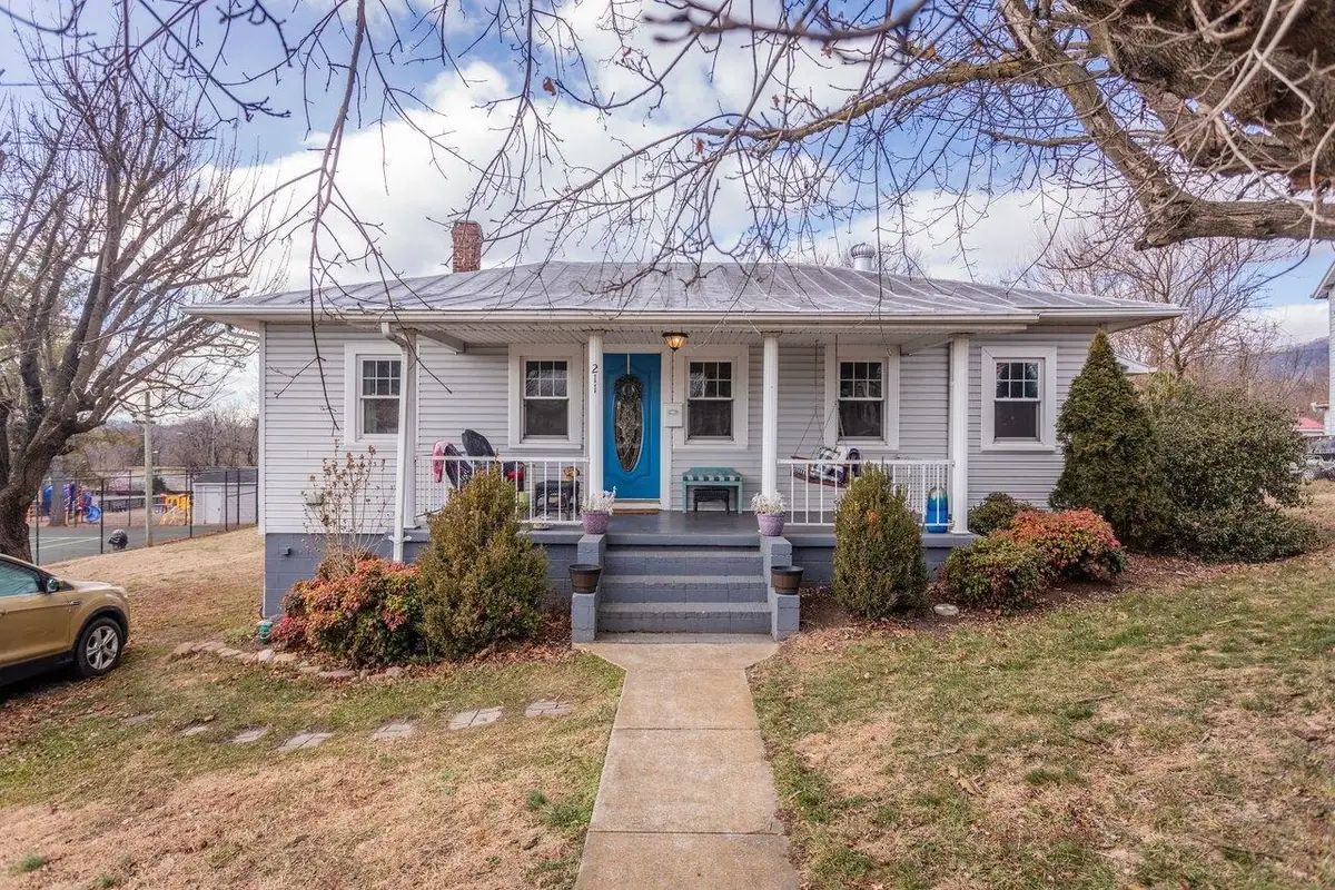 211 Second St, Shenandoah, VA 22849 - #1