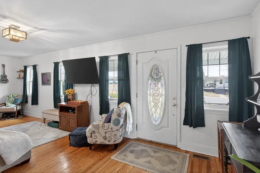 211 Second St, Shenandoah, VA 22849 - #3