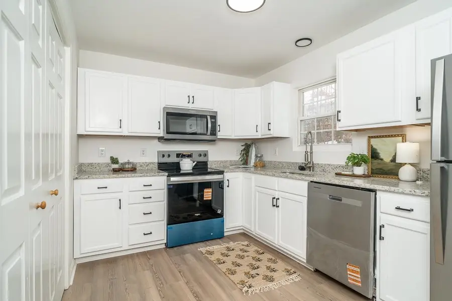 37 Hatchechubee Rd, Palmyra, VA 22963 - Image #2