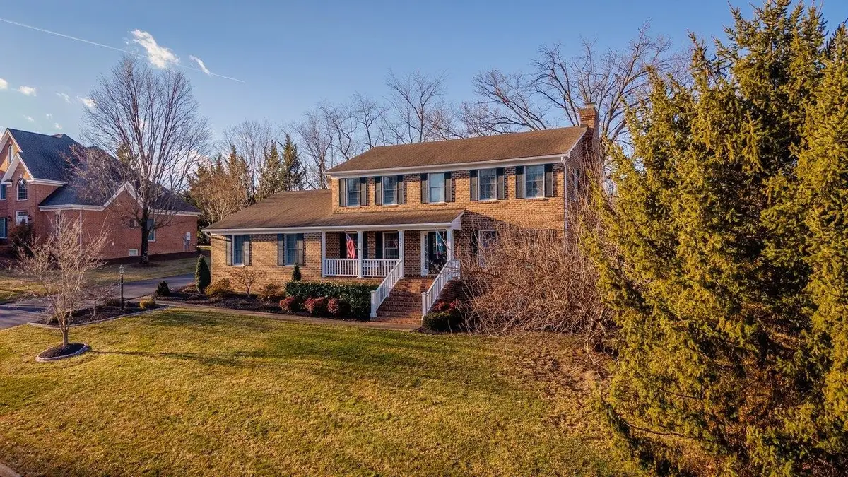 121 Fairway Dr, Harrisonburg, VA 22802 - Image #1