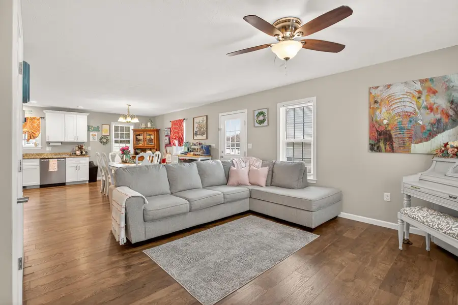 905 Macon Ave, Grottoes, VA 24441 - #3