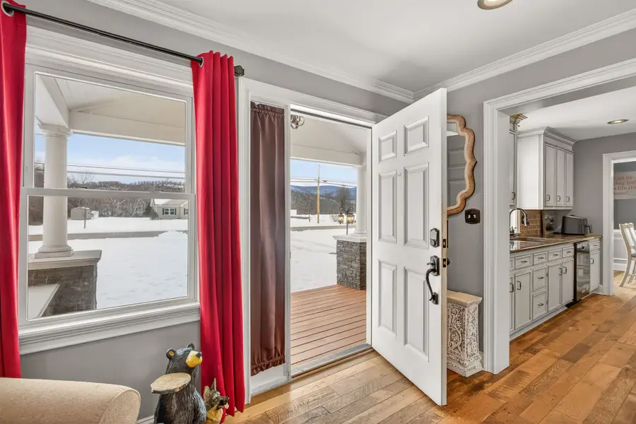 1325 Mt Torrey Rd, Lyndhurst, VA 22952 - #3