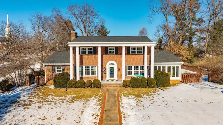 1837 Cherokee Rd, Waynesboro, VA 22980 - #3