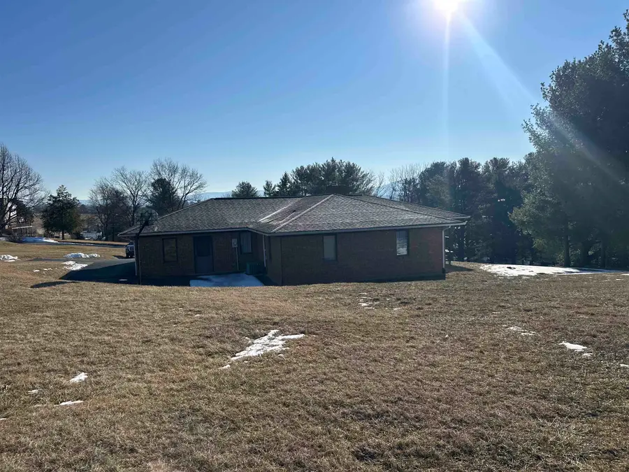 153 Sylvan Dr, Stuarts Draft, VA 24477 - #3