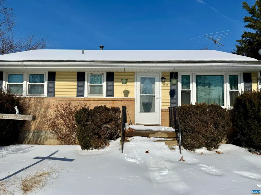 2405 Bare St, Staunton, VA 24401 - #2