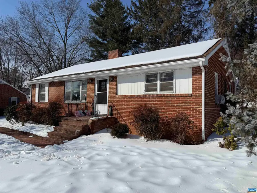 908 Belmore Ave, Staunton, VA 24401 - #2