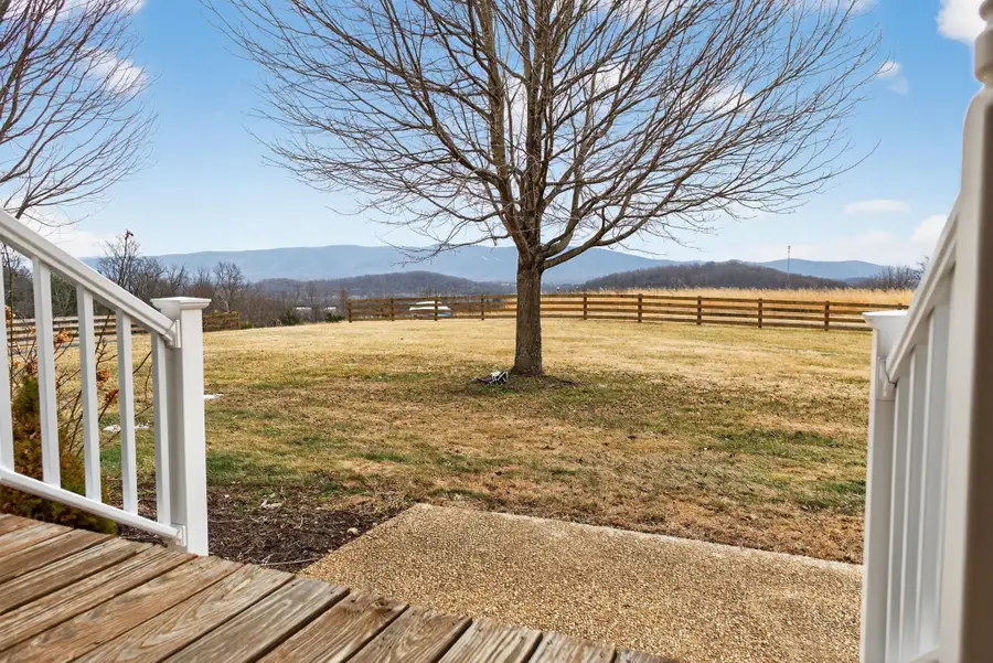 235 Howardsville Rd, Staunton, VA 24401 - #2