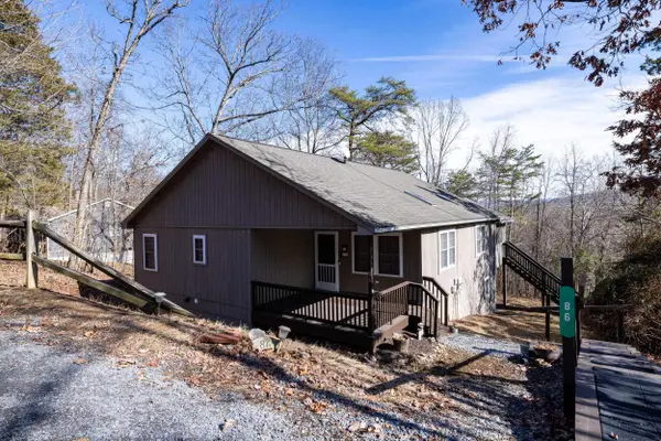 86 Maple Ave, Mt Jackson, VA 22842