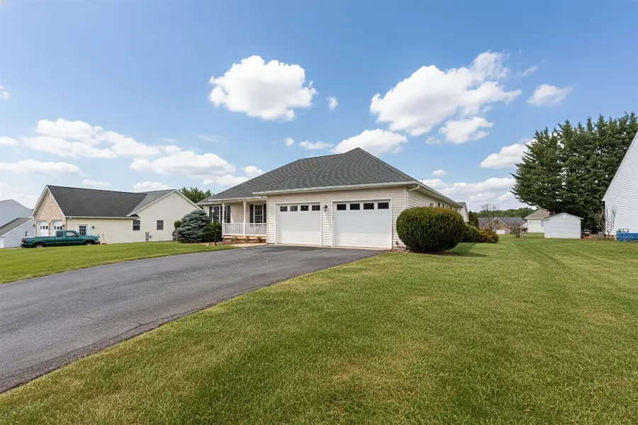 68 Lindburgh Dr, Waynesboro, VA 22980 - #2