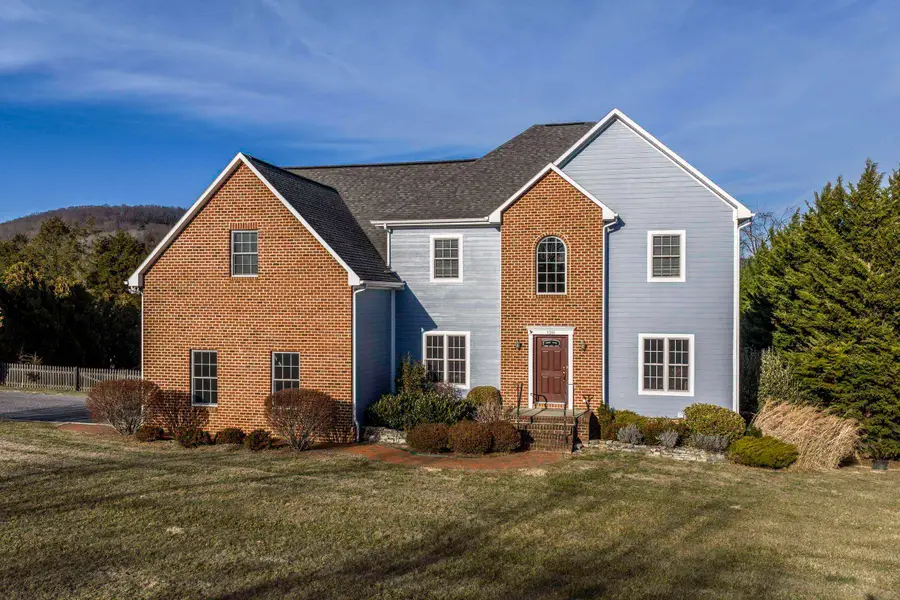 120 Skyhigh Ln, Lexington, VA 24450 - #3
