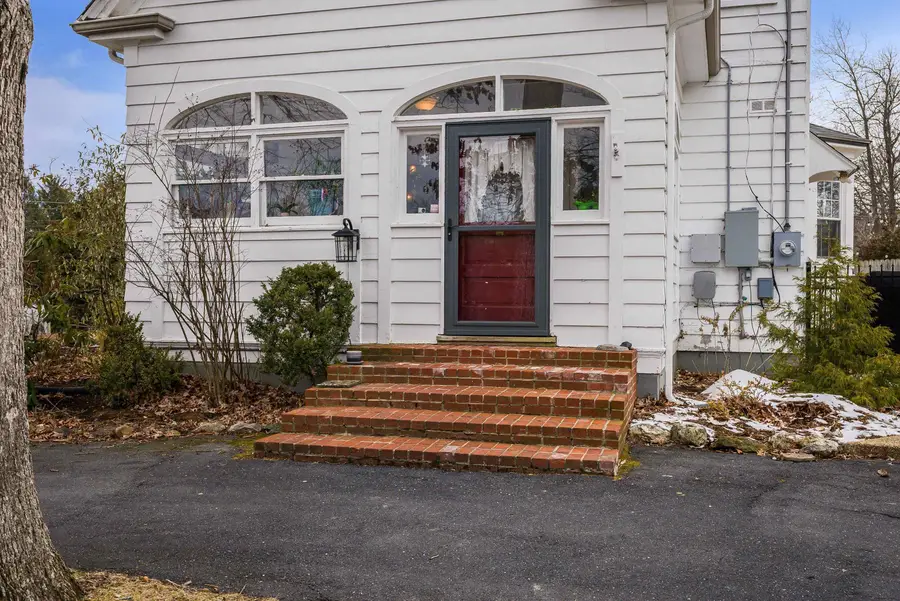 701 Rosser Ave, Waynesboro, VA 22980 - #2