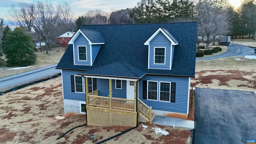 200 Robin Hood Rd, Staunton, VA 24401 - #2