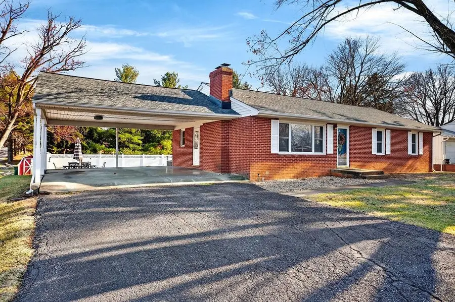 138 Tinkling Spring Rd, Fishersville, VA 22939 - #2