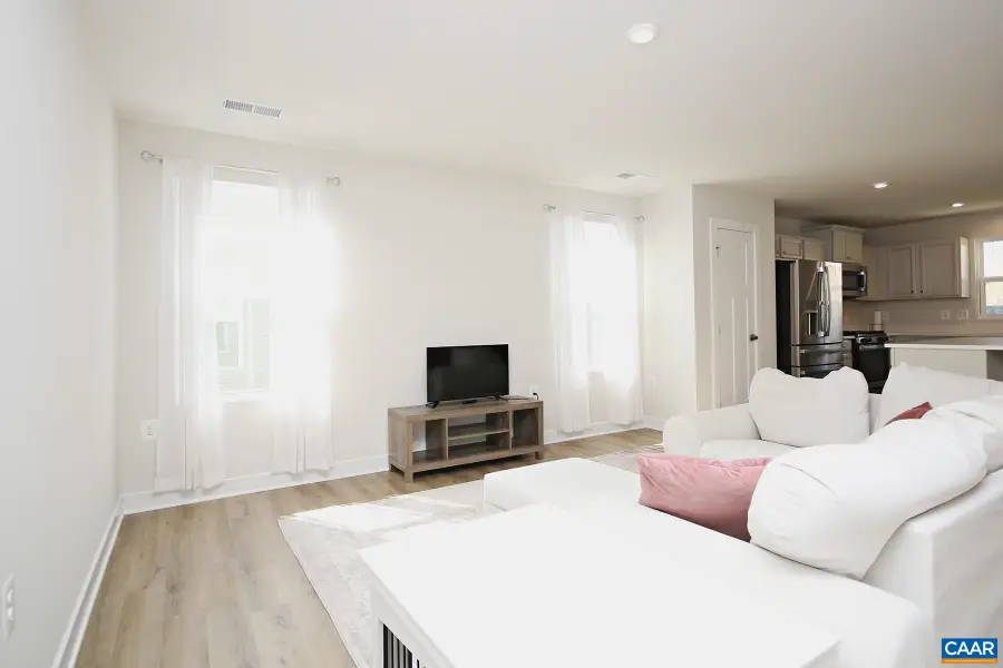 127 Virginia Ave, Palmyra, VA 22963 - #3