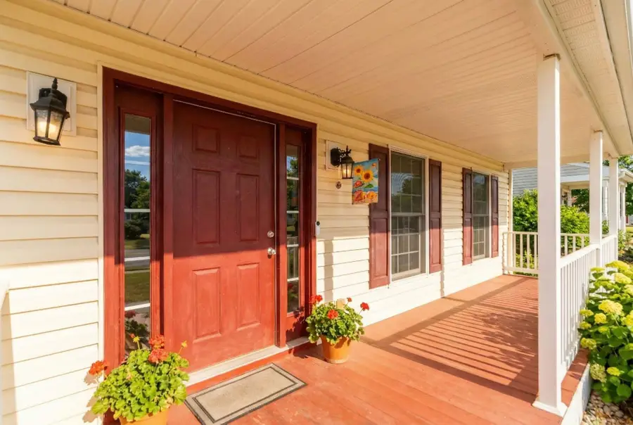 209 Evershire St, Waynesboro, VA 22980 - #2